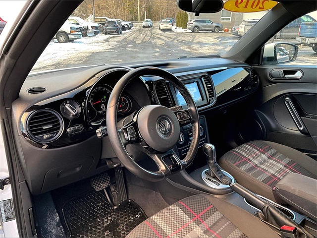 2019 Volkswagen Beetle 2.0T S - Photo 14