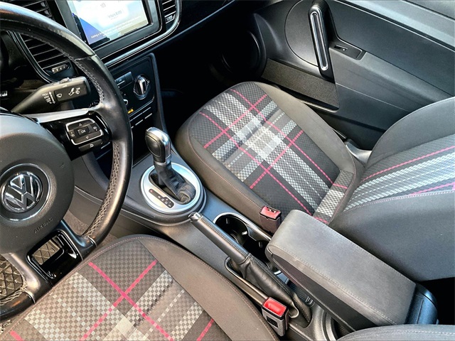 2019 Volkswagen Beetle 2.0T S - Photo 15