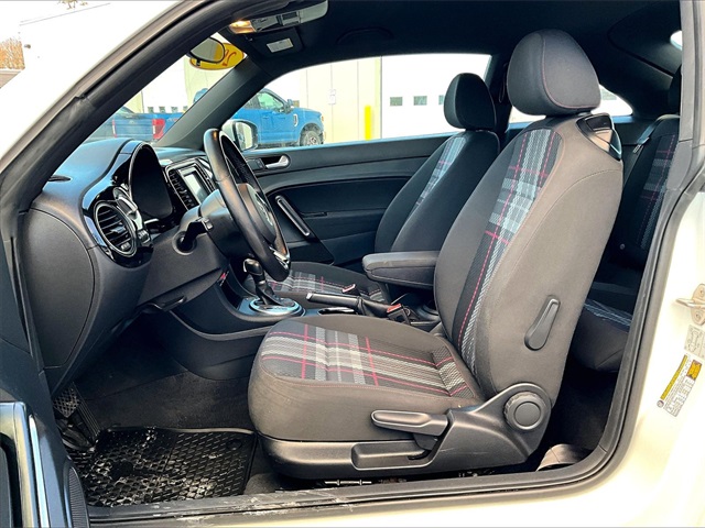 2019 Volkswagen Beetle 2.0T S - Photo 20