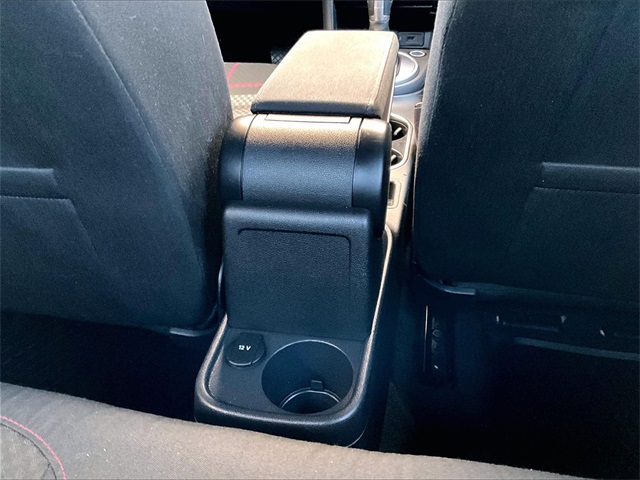 2019 Volkswagen Beetle 2.0T S - Photo 28