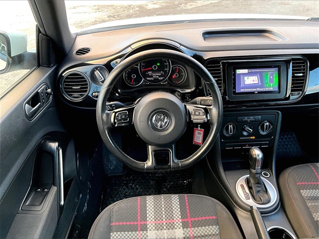 2019 Volkswagen Beetle 2.0T S - Photo 5