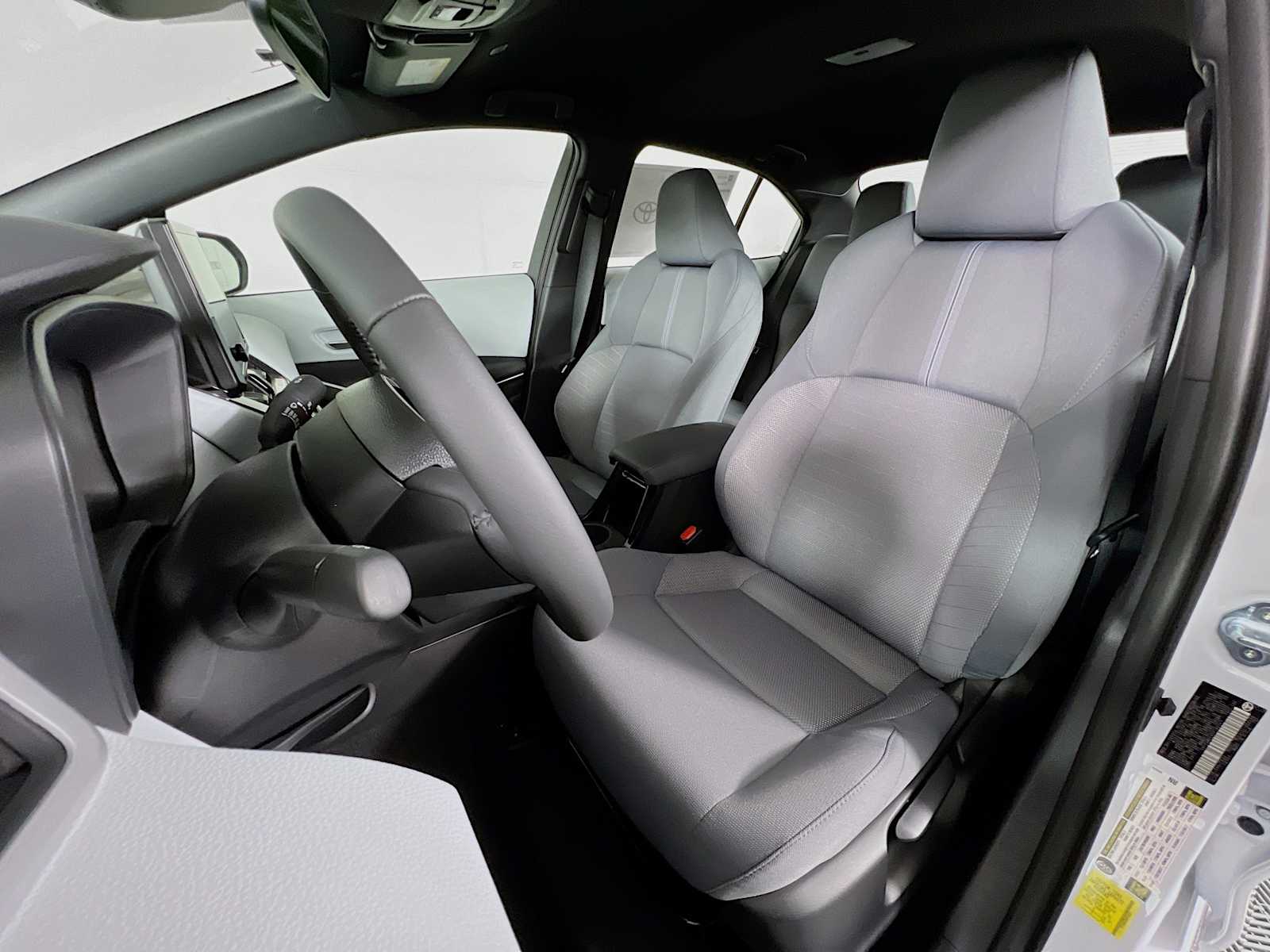 2025 Toyota Corolla SE - Photo 12