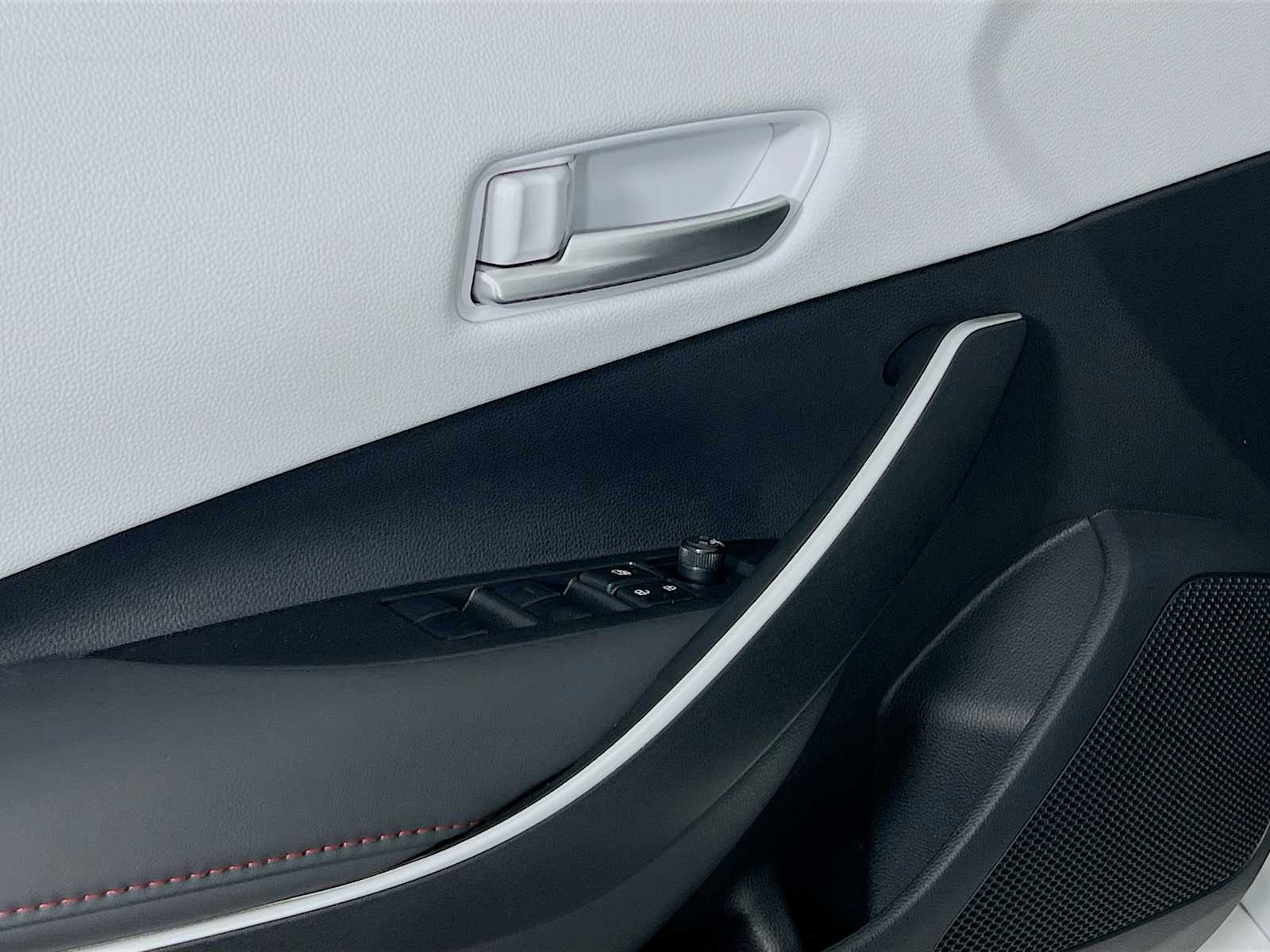 2025 Toyota Corolla SE - Photo 15