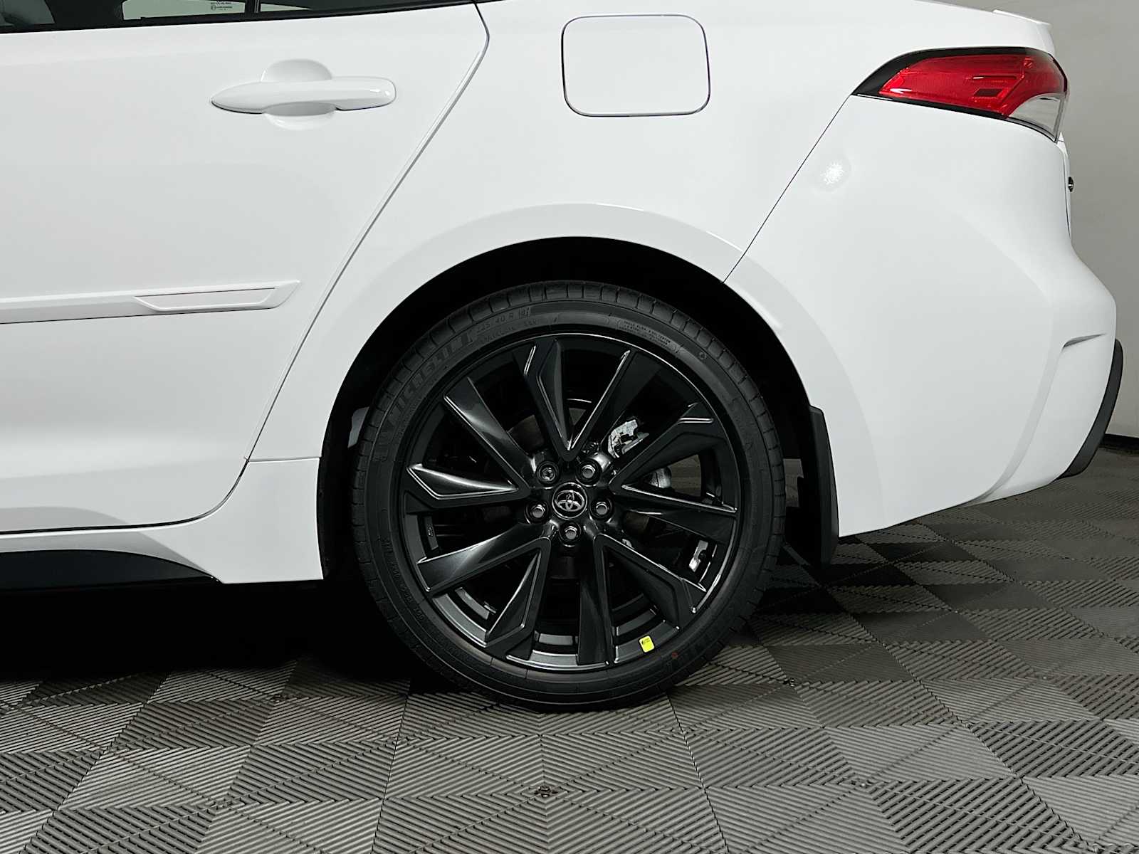 2025 Toyota Corolla SE - Photo 18