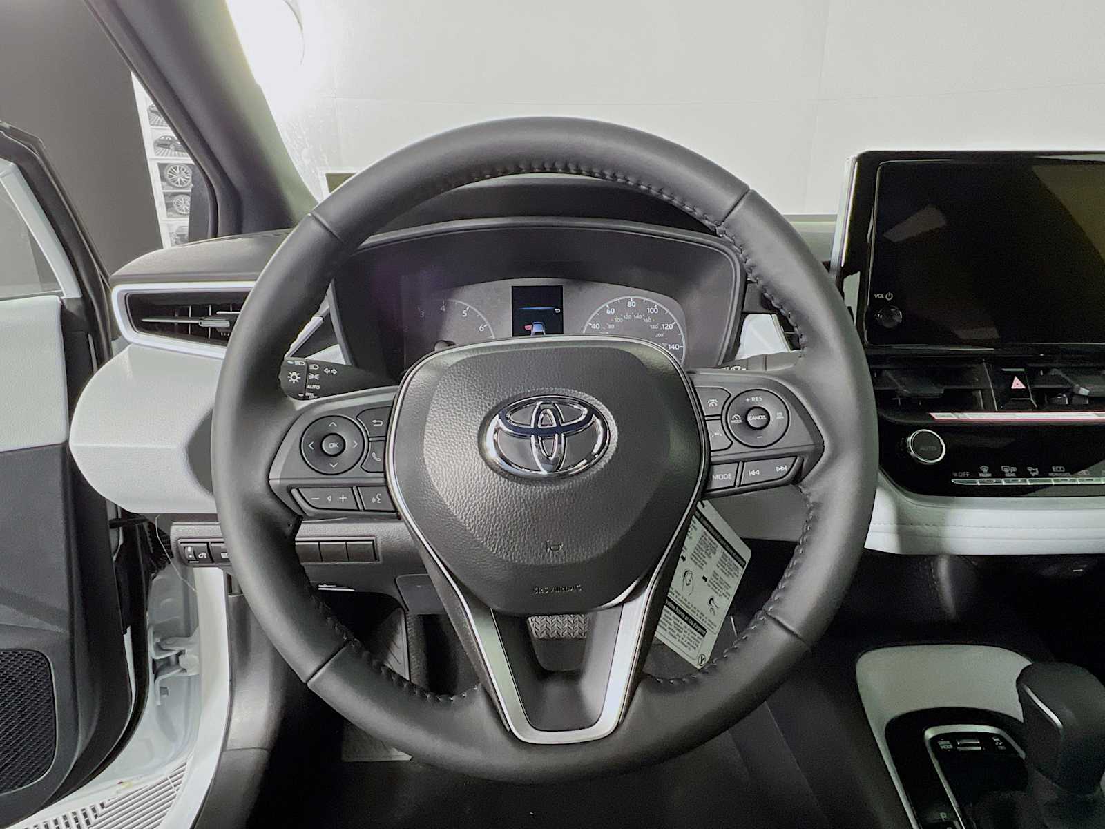 2025 Toyota Corolla SE - Photo 7