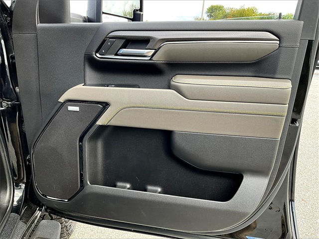 2024 Chevrolet Silverado 2500HD ZR2 - Photo 12