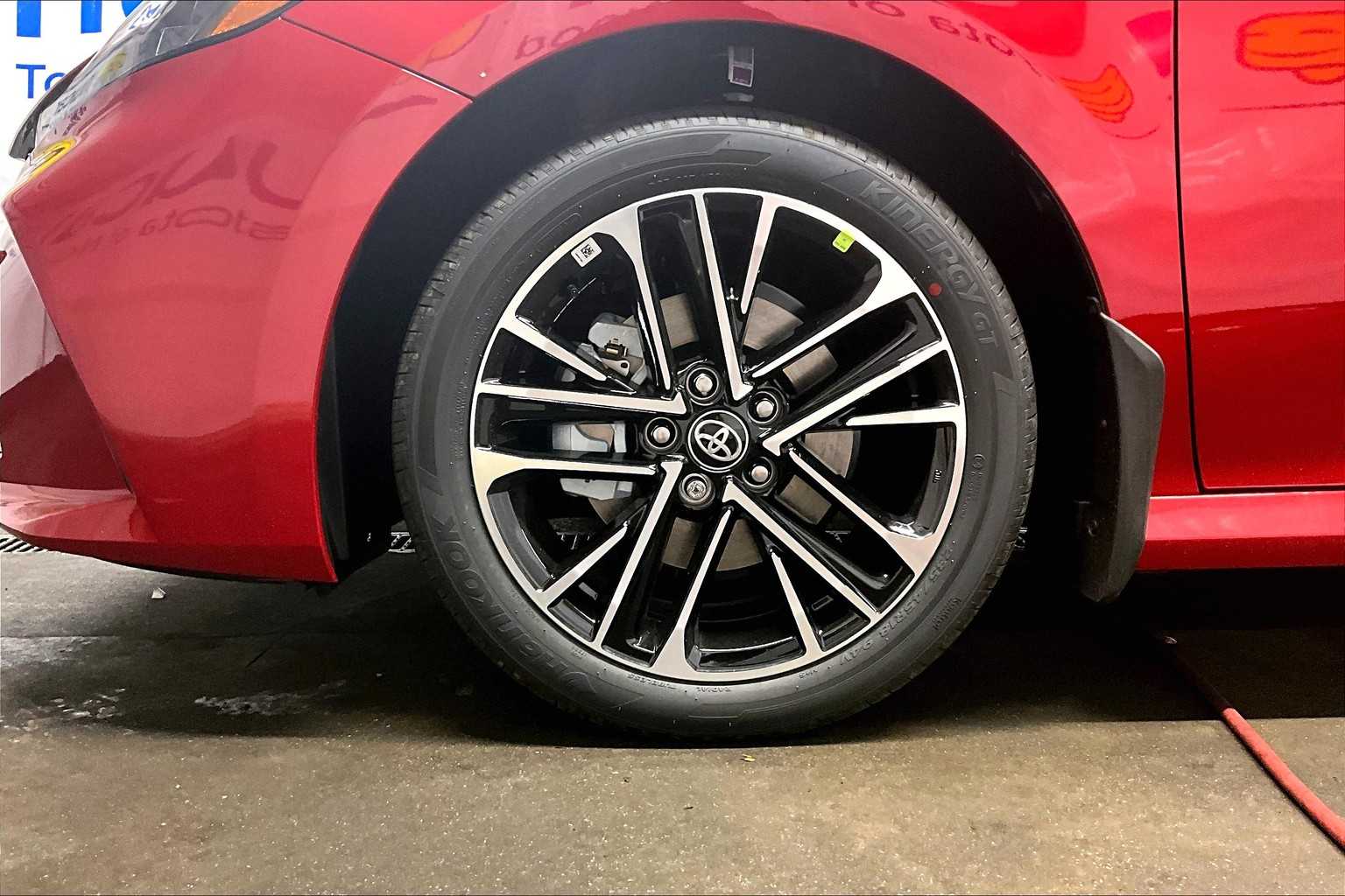 2025 Toyota Camry XLE - Photo 8
