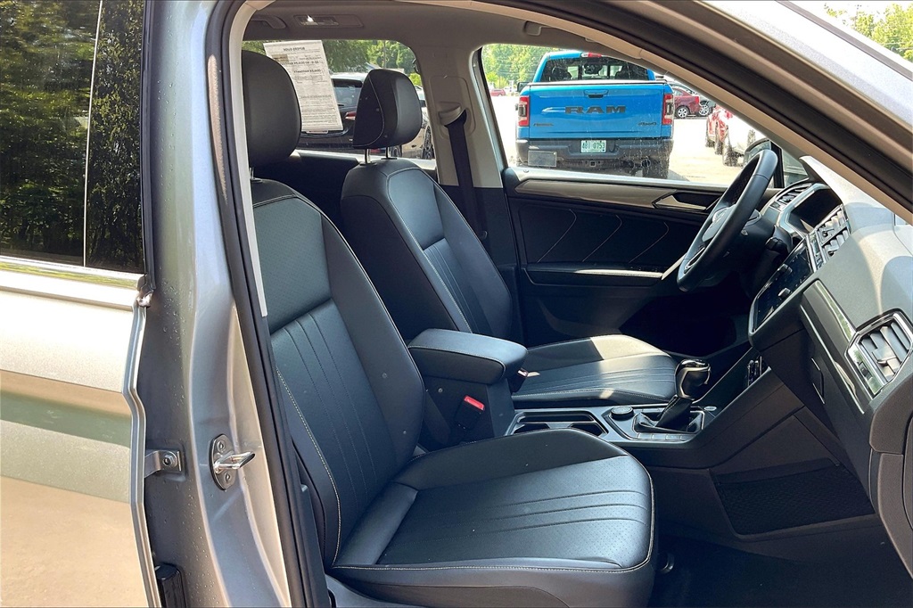 2022 Volkswagen Tiguan 2.0T SE - Photo 11