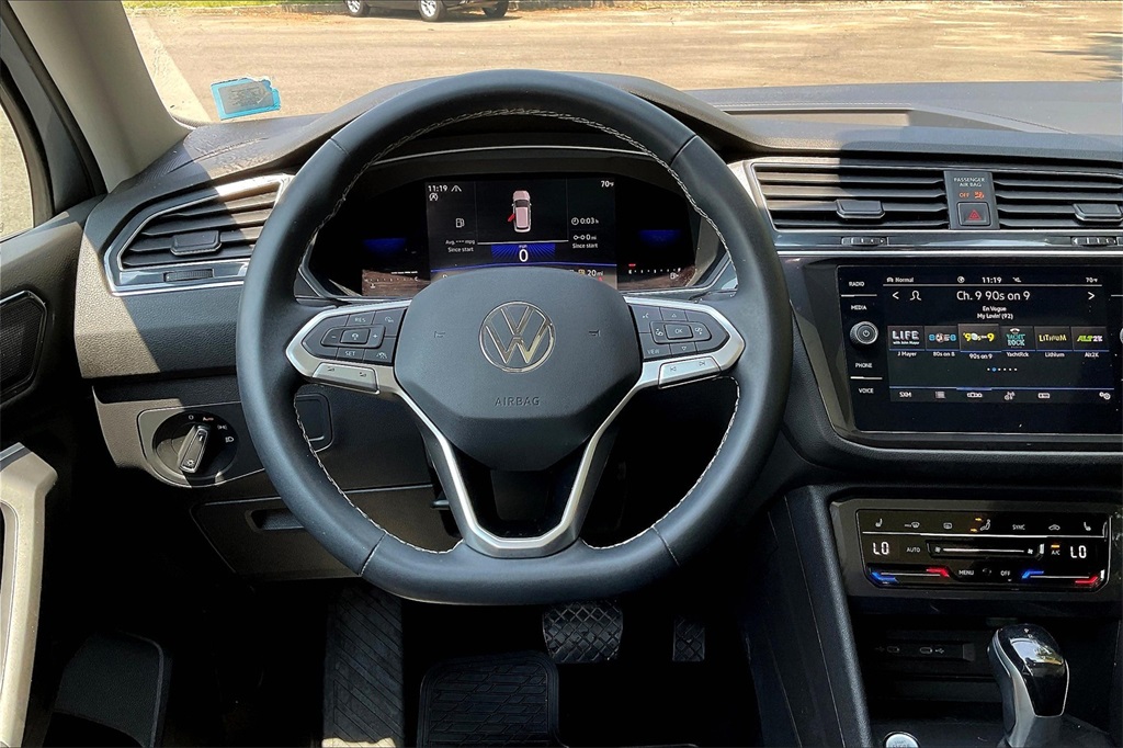 2022 Volkswagen Tiguan 2.0T SE - Photo 16