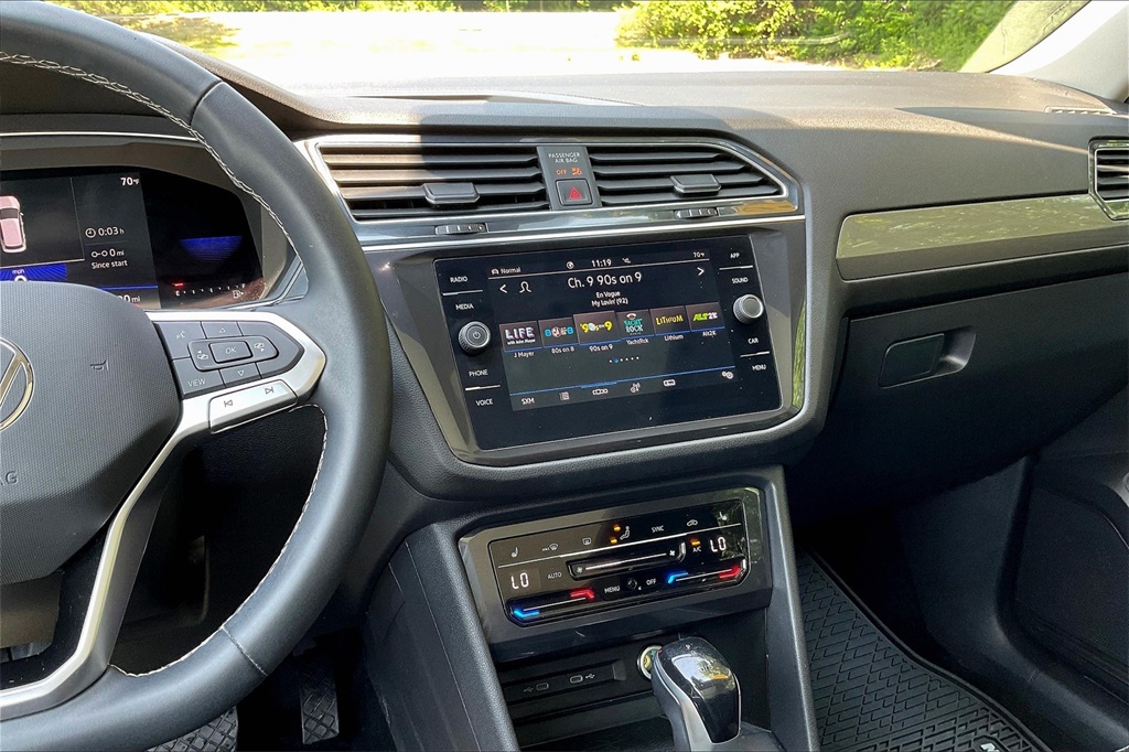 2022 Volkswagen Tiguan 2.0T SE - Photo 17