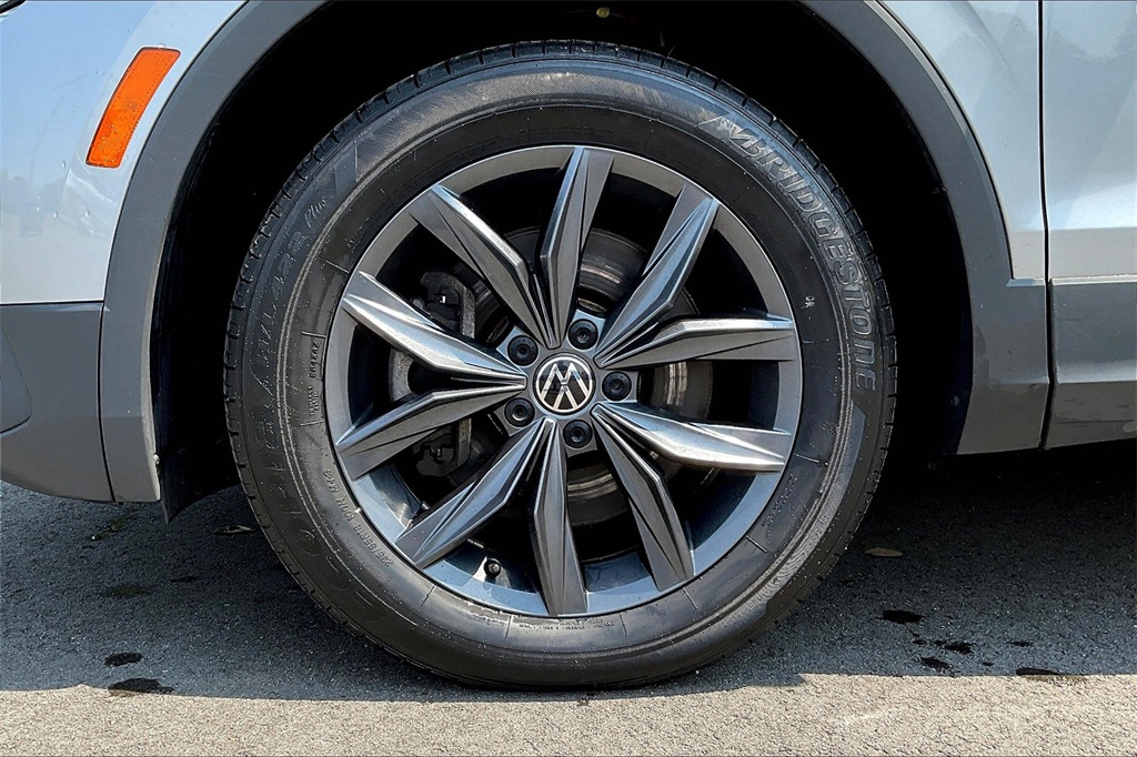 2022 Volkswagen Tiguan 2.0T SE - Photo 21