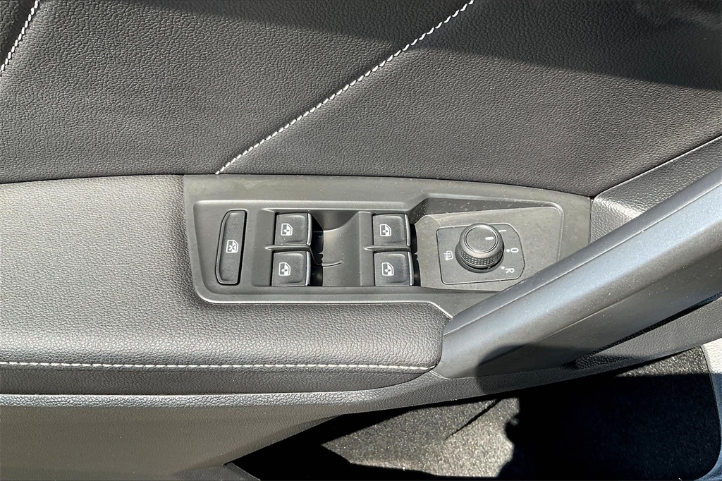 2022 Volkswagen Tiguan 2.0T SE - Photo 27