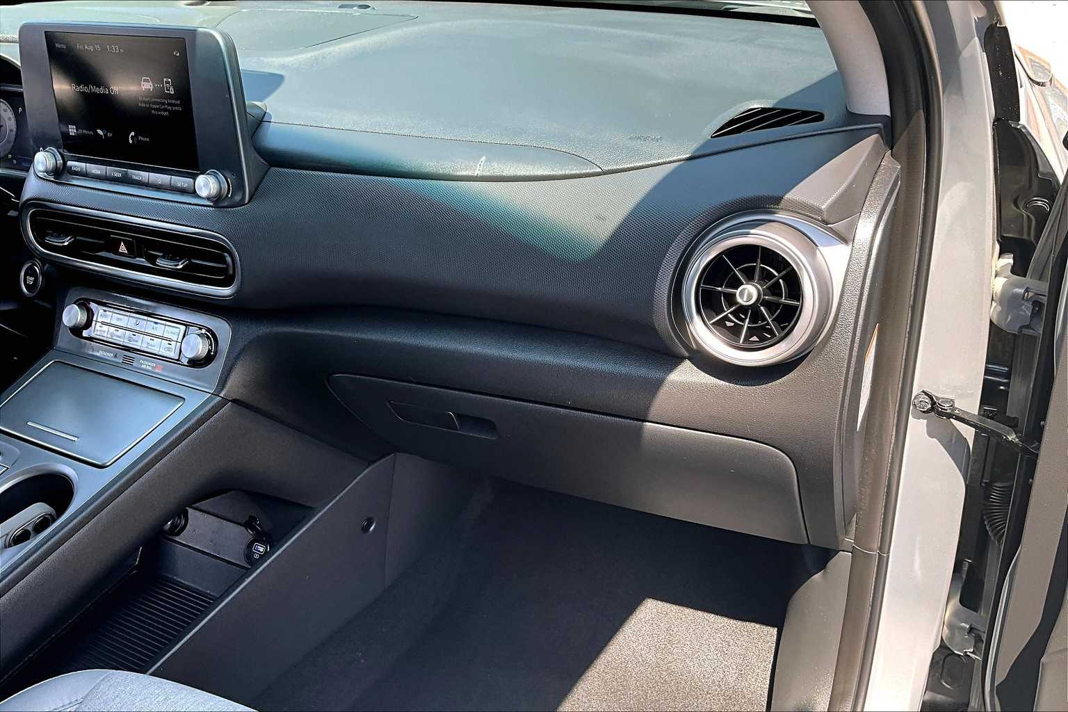 2023 Hyundai Kona Electric SE - Photo 13