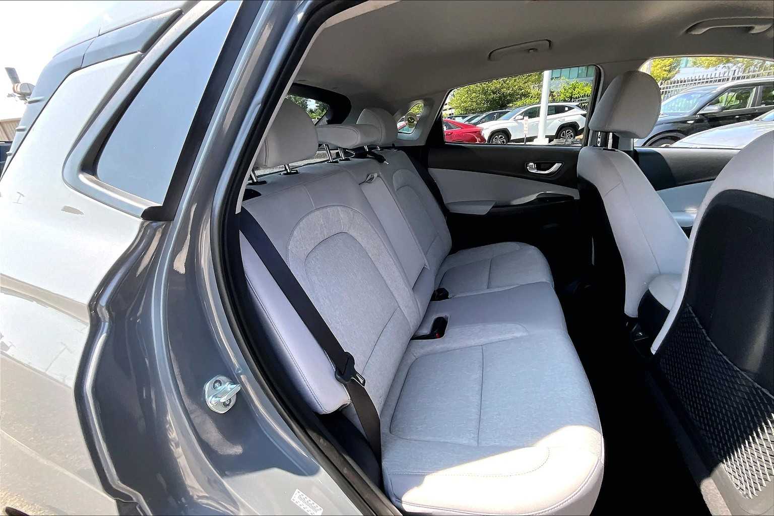 2023 Hyundai Kona Electric SE - Photo 16