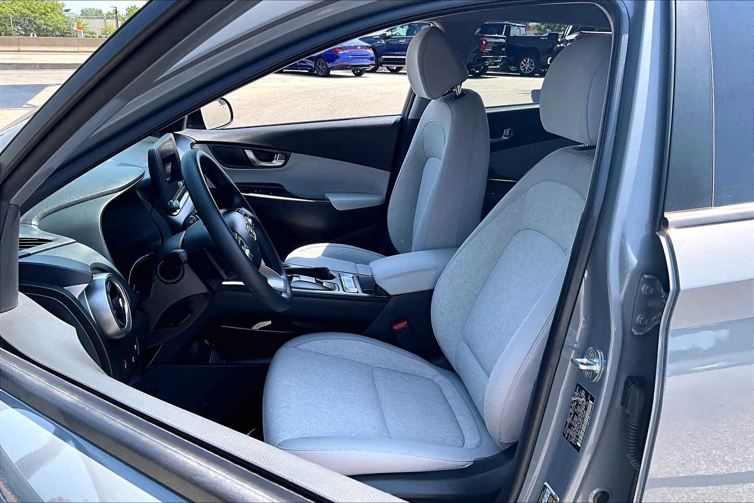 2023 Hyundai Kona Electric SE - Photo 10