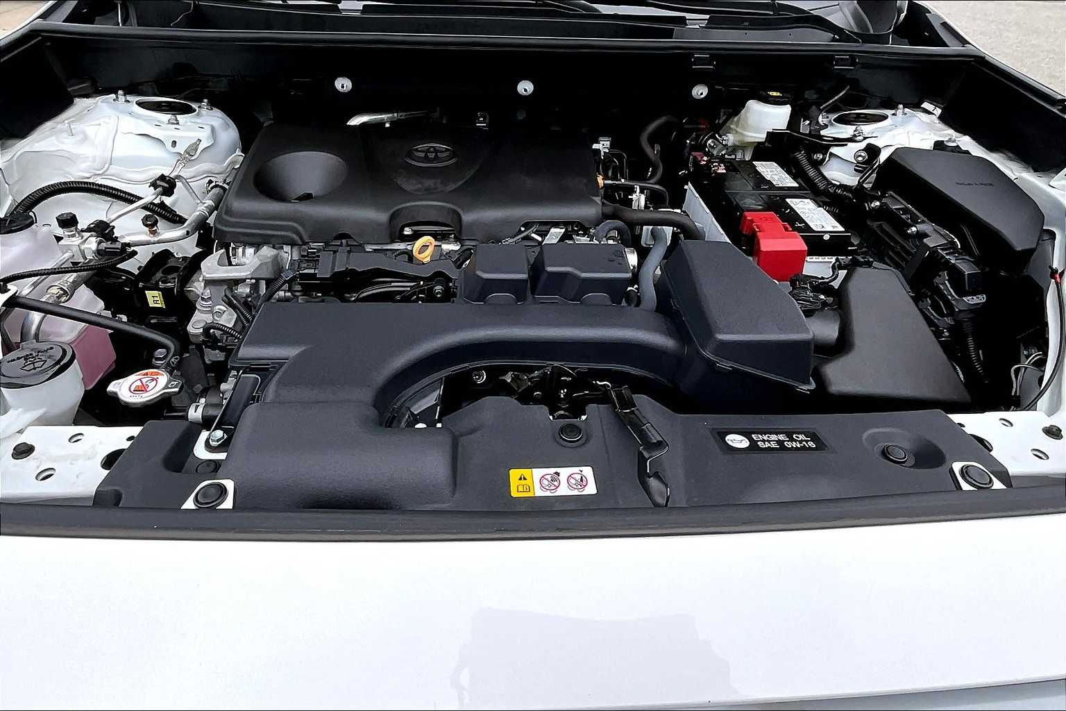 2024 Toyota RAV4 XLE - Photo 29