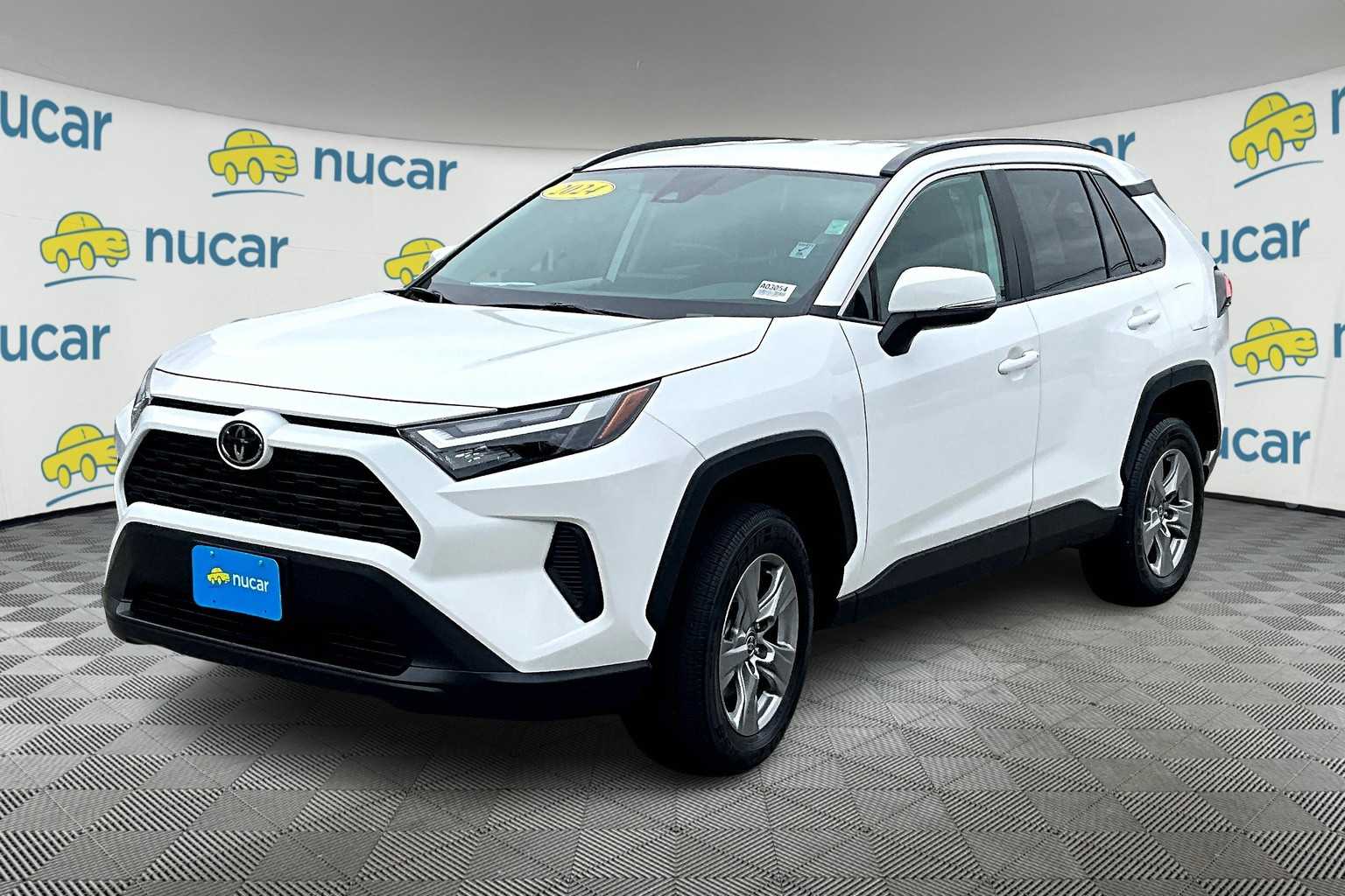 2024 Toyota RAV4 XLE - Photo 3