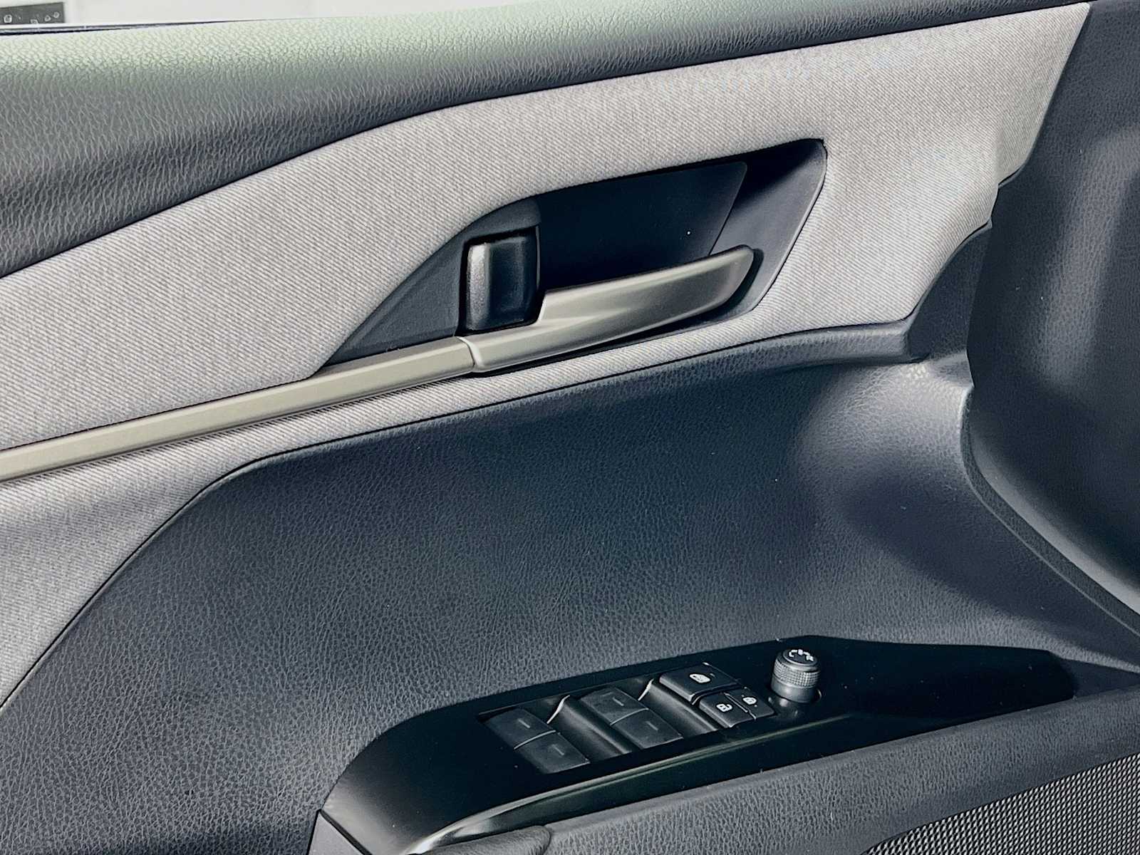 2026 Toyota Camry LE - Photo 16