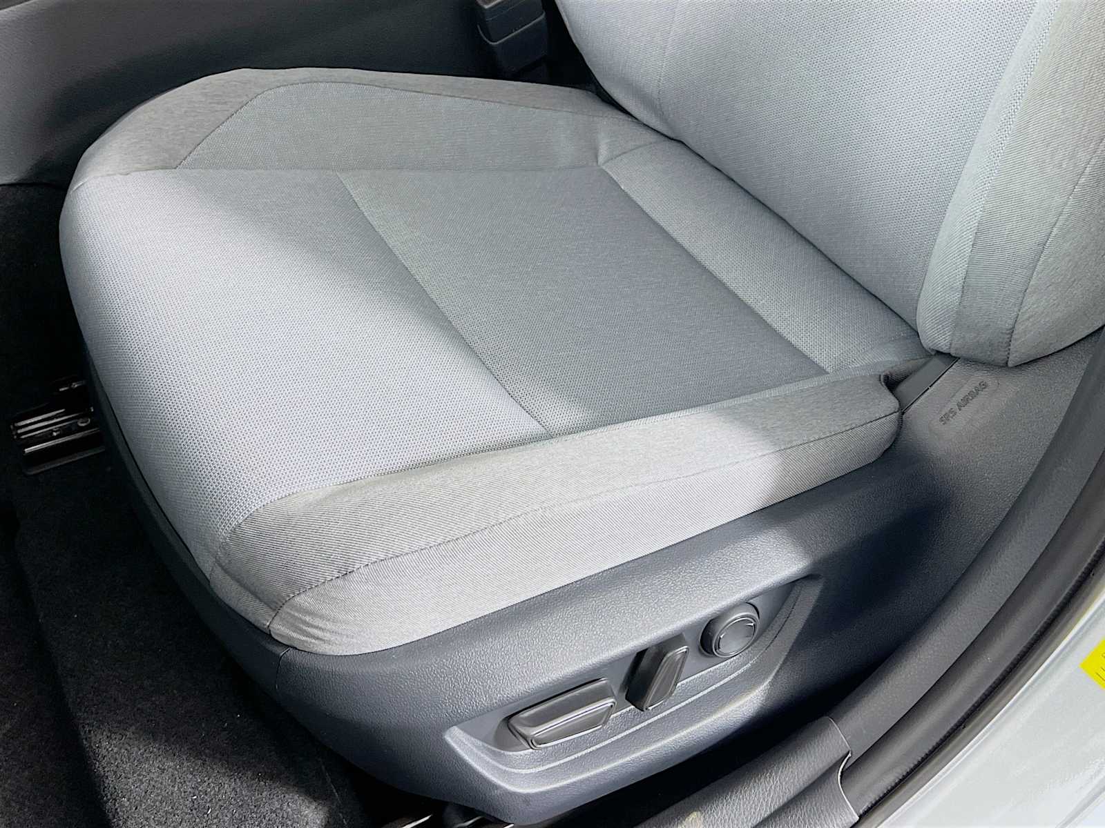 2026 Toyota Camry LE - Photo 17