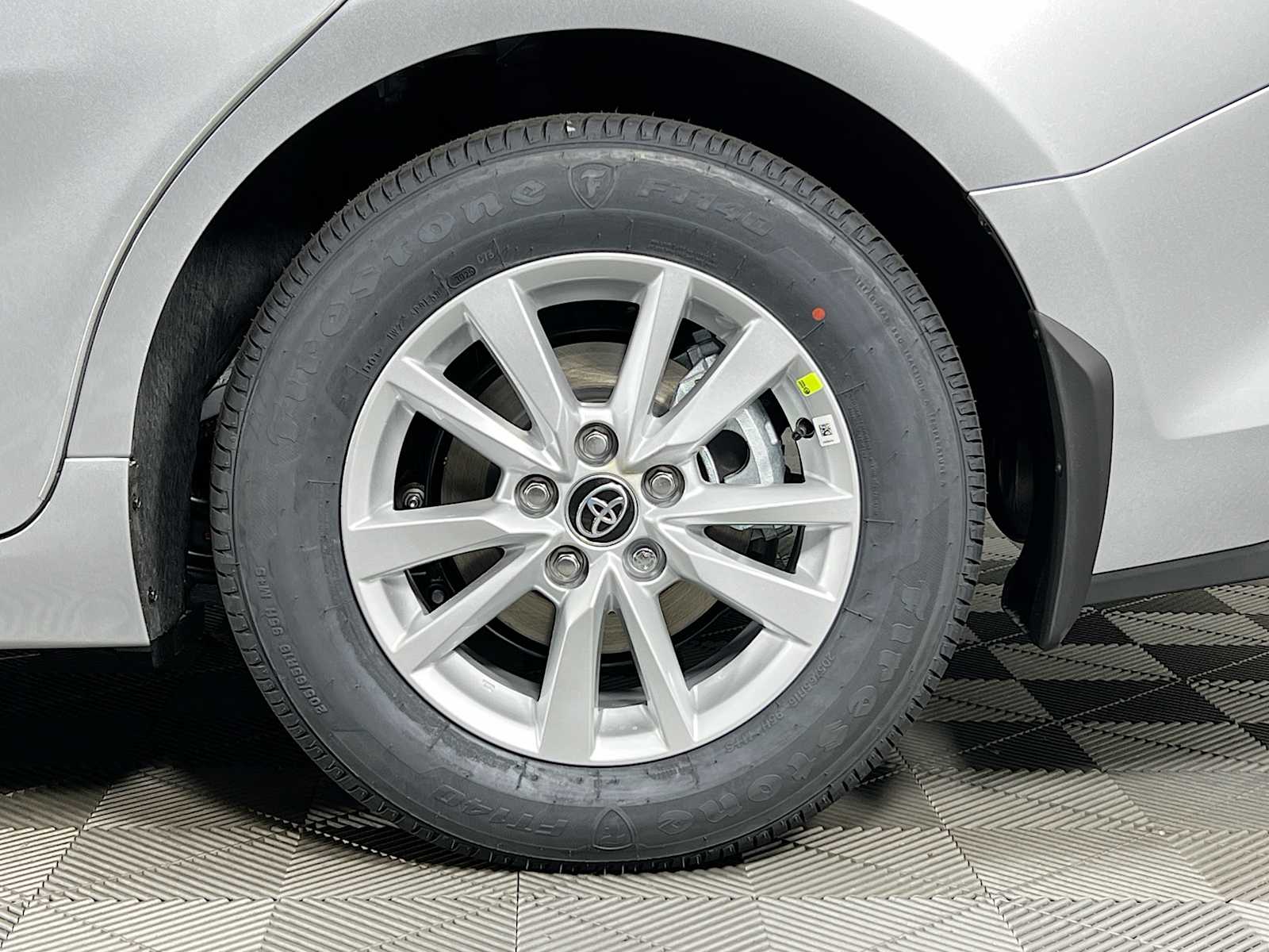 2026 Toyota Camry LE - Photo 19