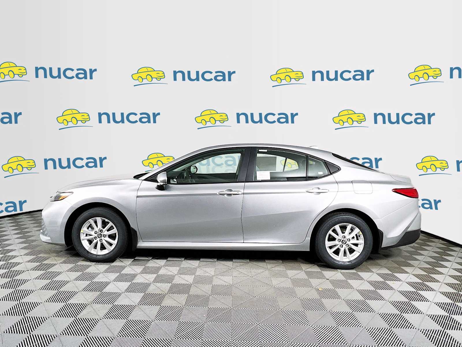 2026 Toyota Camry LE - Photo 3