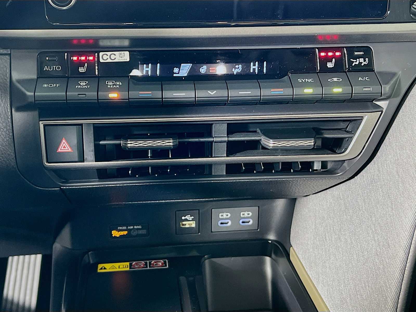 2026 Toyota Camry LE - Photo 10