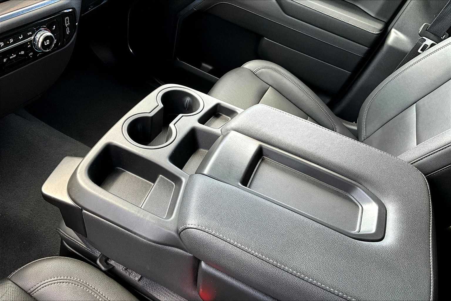 2024 GMC Sierra 1500 SLT - Photo 20