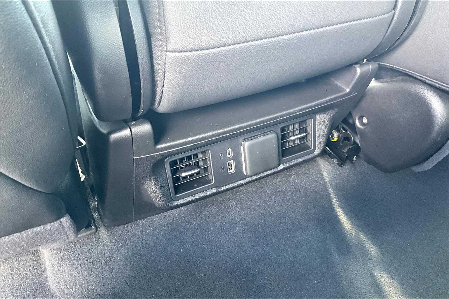 2024 GMC Sierra 1500 SLT - Photo 28