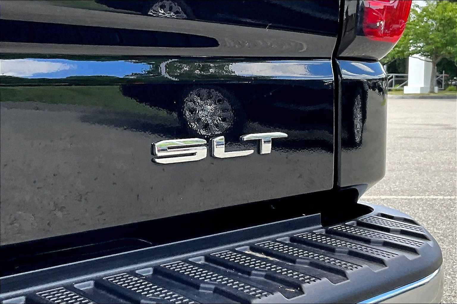 2024 GMC Sierra 1500 SLT - Photo 29