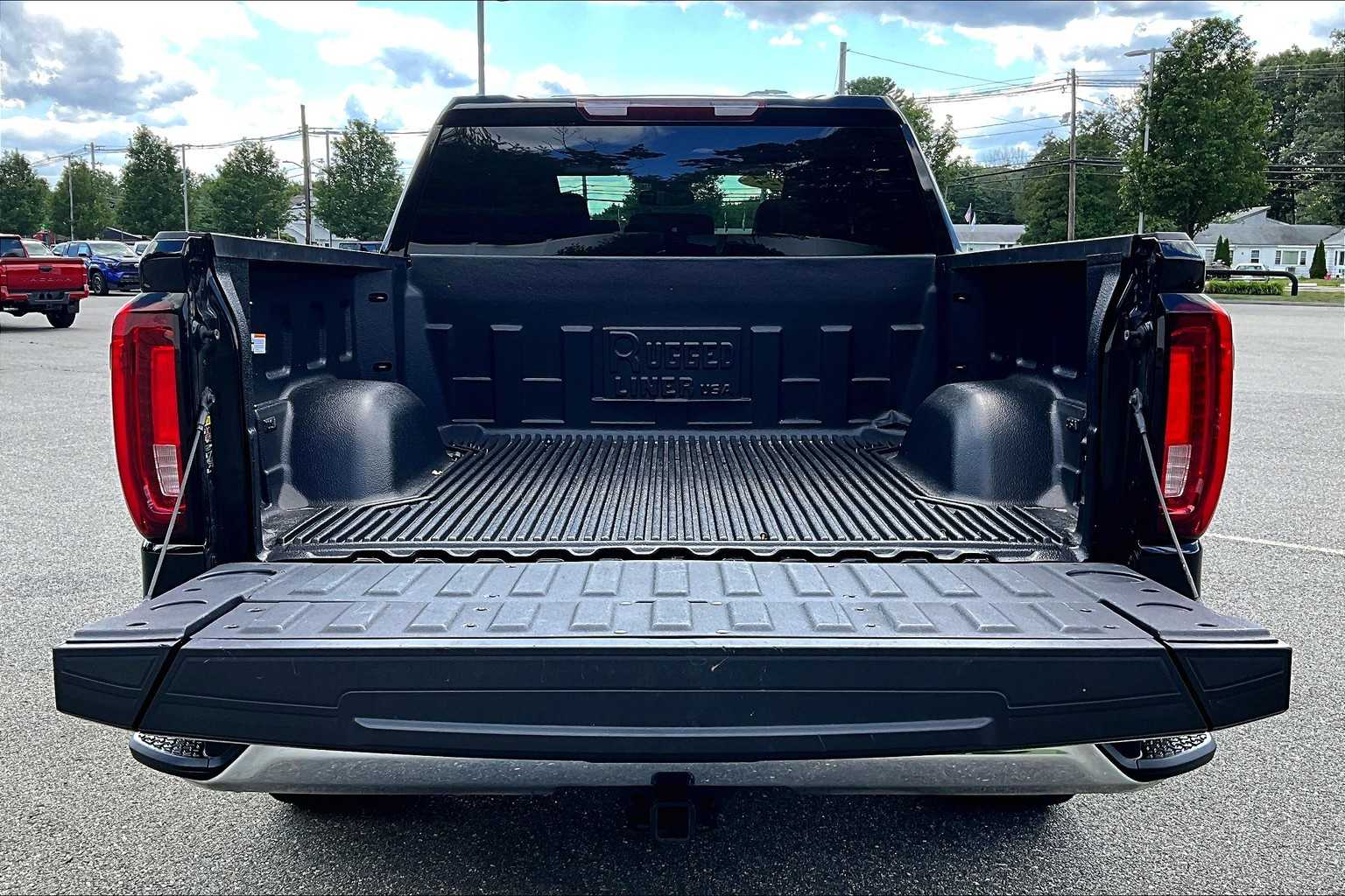 2024 GMC Sierra 1500 SLT - Photo 32