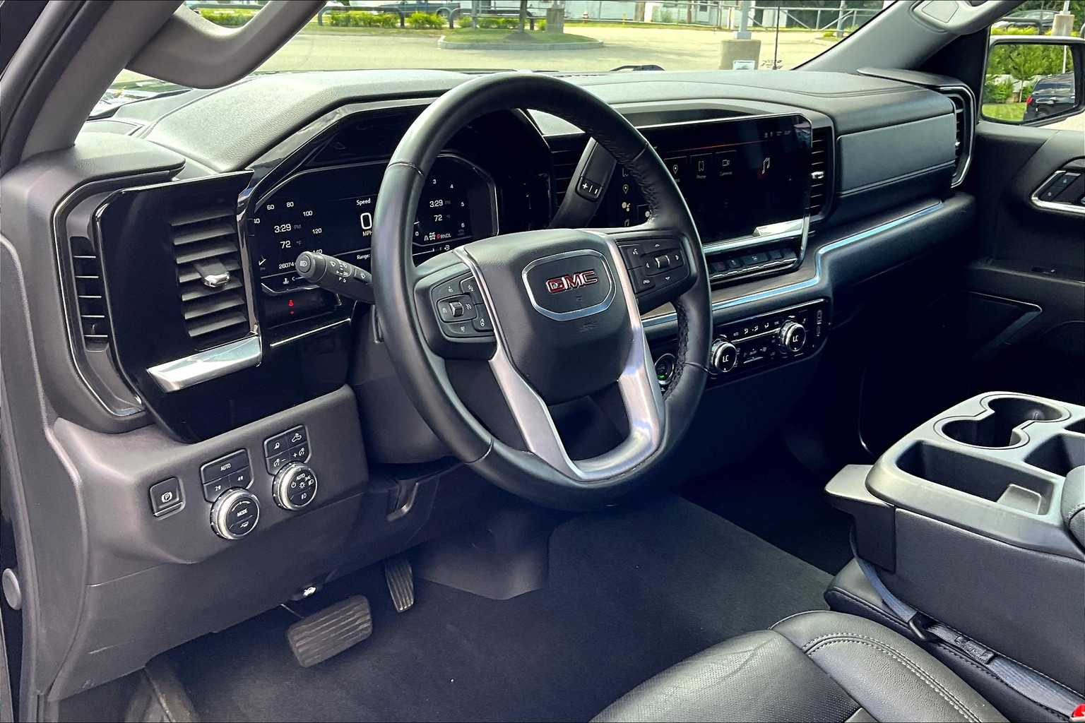 2024 GMC Sierra 1500 SLT - Photo 8