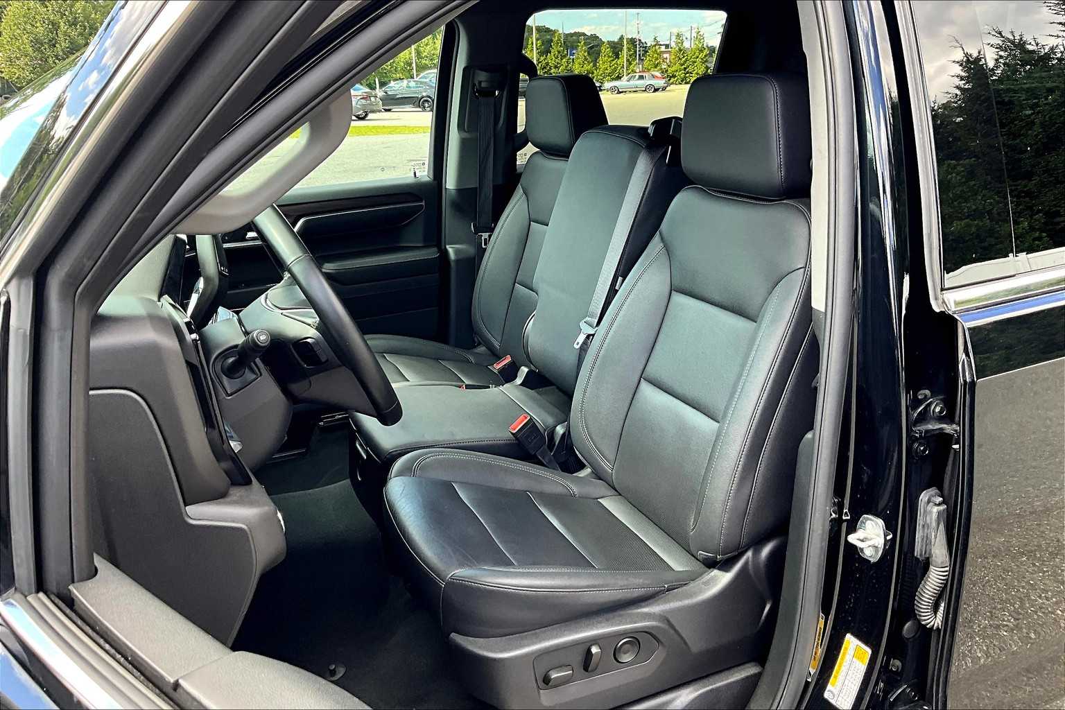 2024 GMC Sierra 1500 SLT - Photo 10