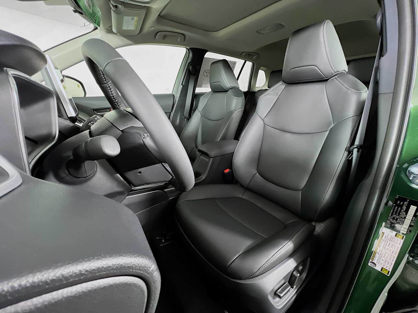 2026 Toyota Corolla Cross XLE - Photo 12