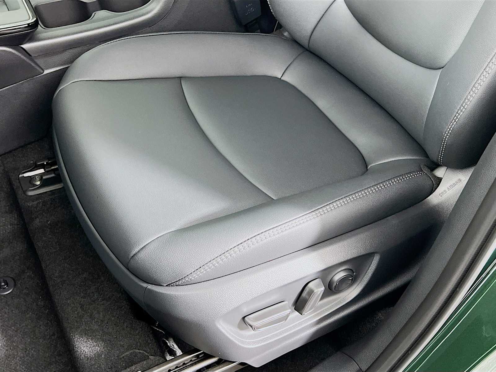 2026 Toyota Corolla Cross XLE - Photo 17