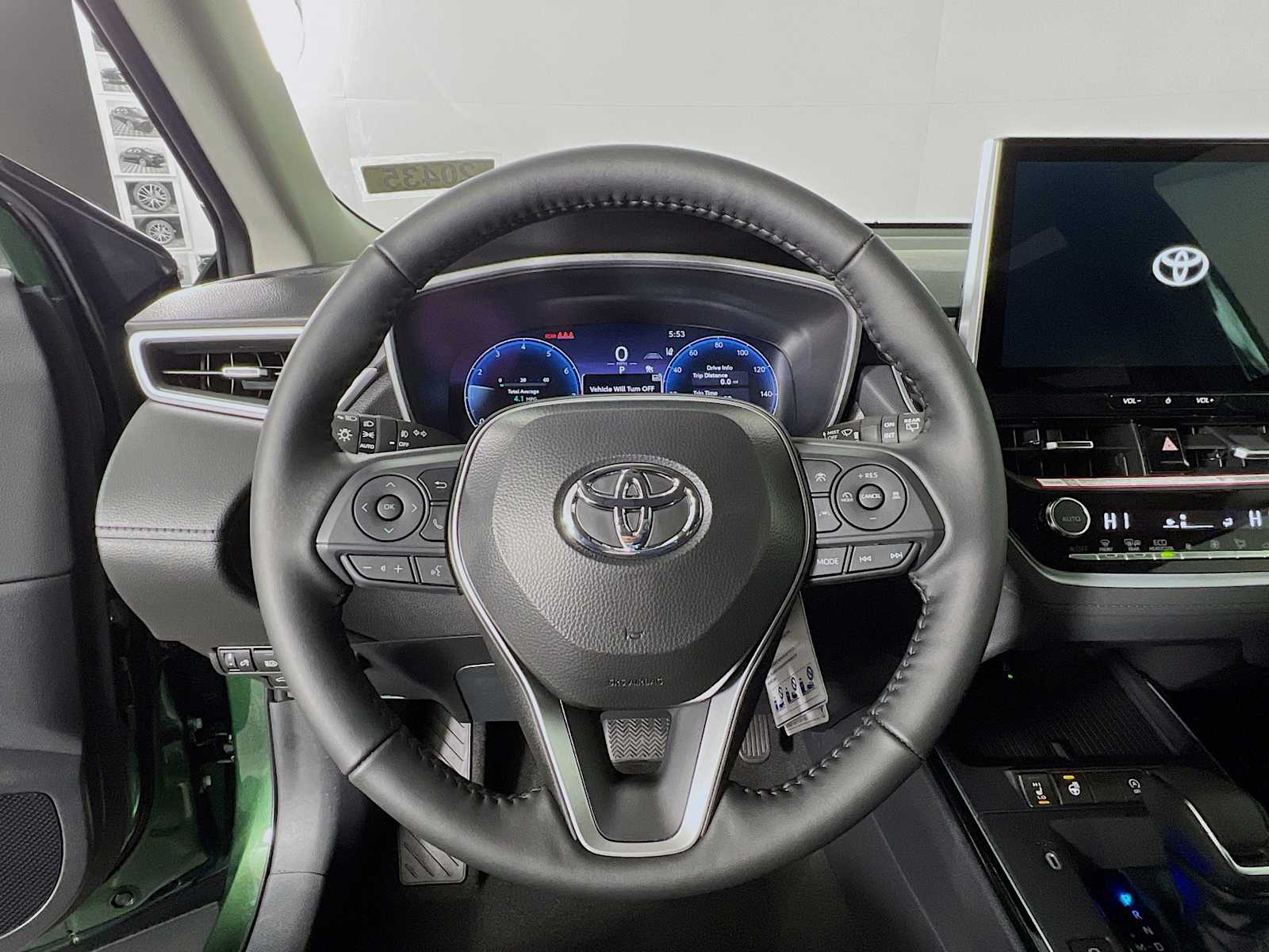 2026 Toyota Corolla Cross XLE - Photo 7