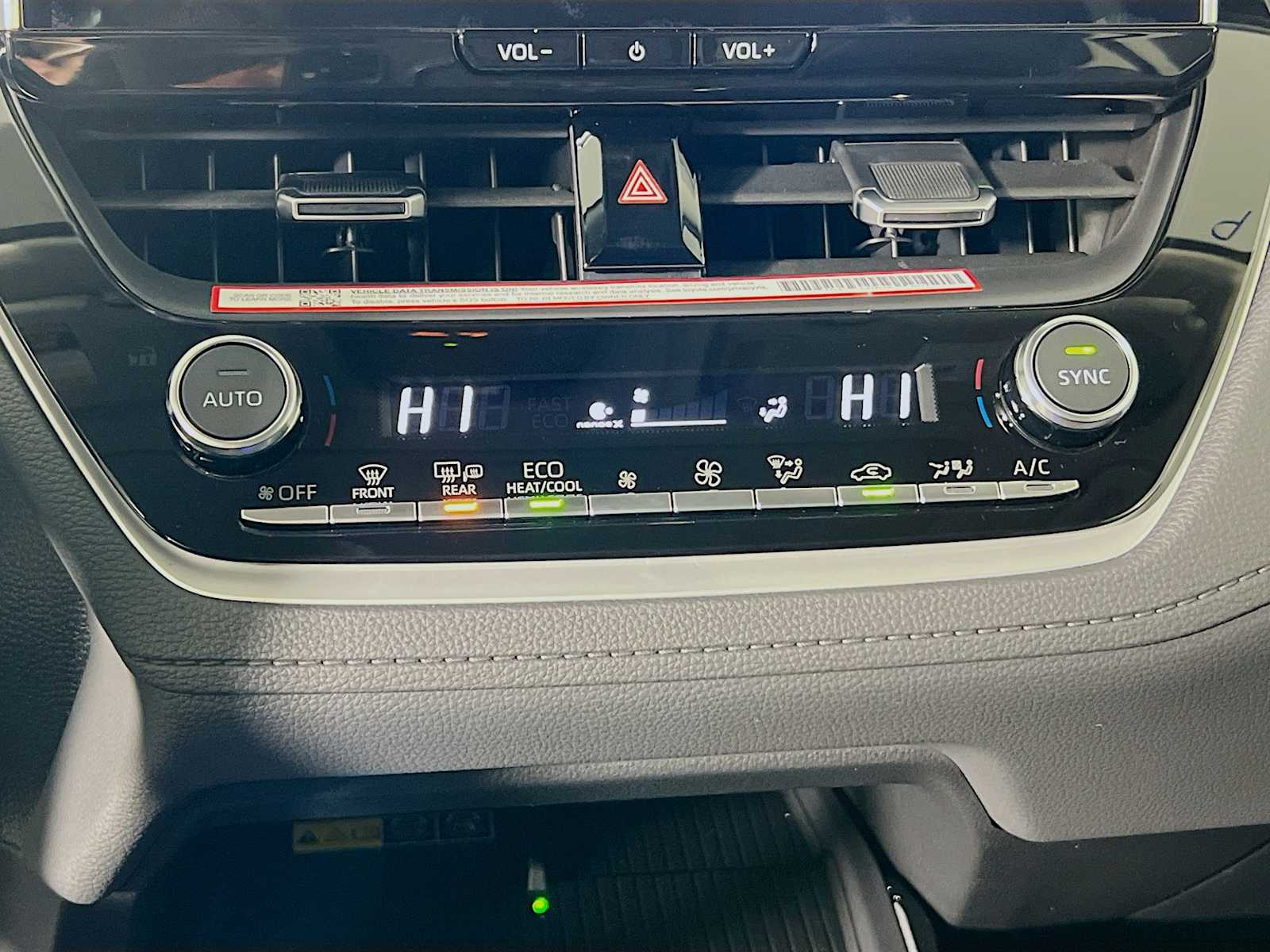 2026 Toyota Corolla Cross XLE - Photo 10