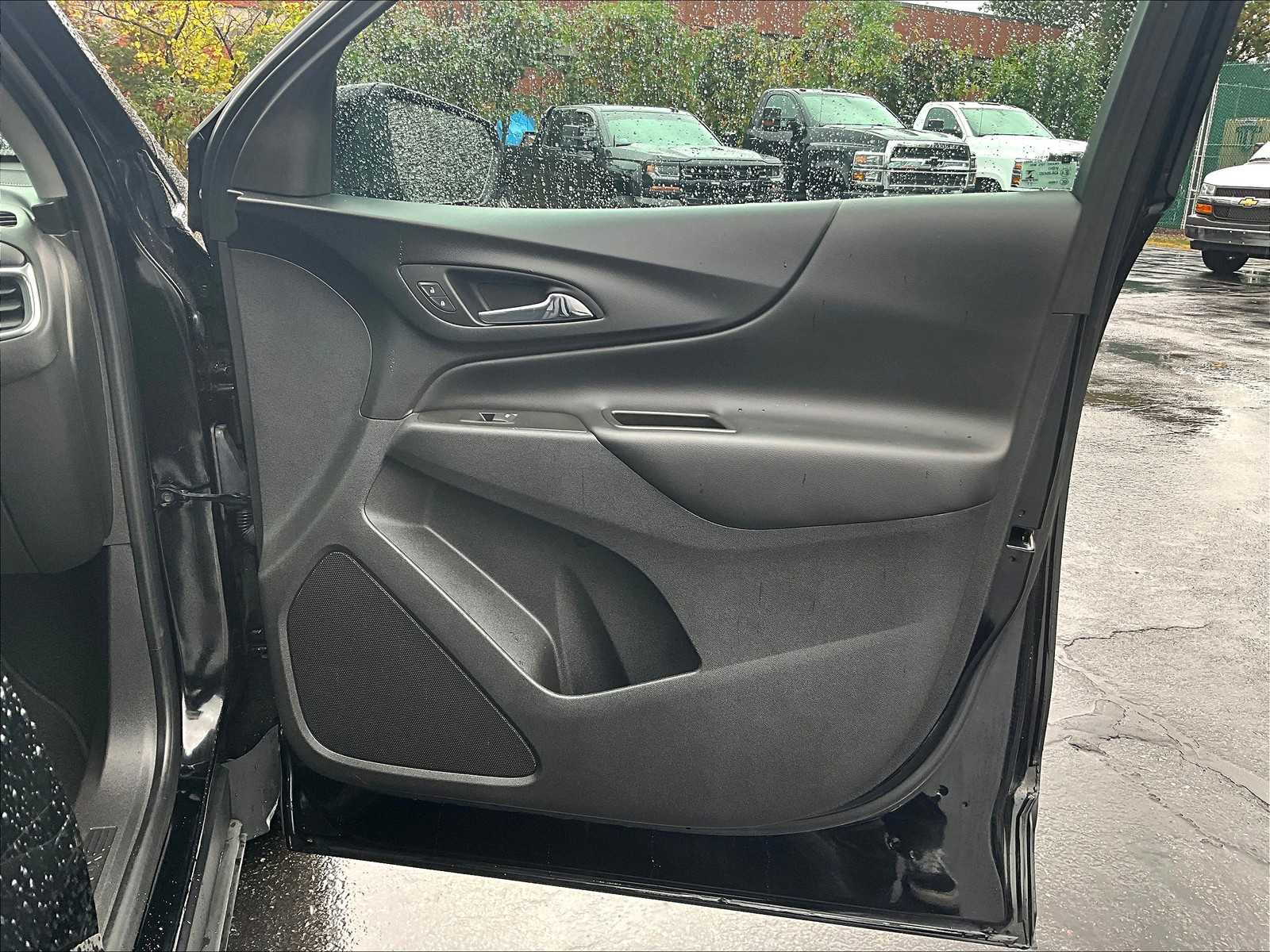 2022 Chevrolet Equinox LT - Photo 12