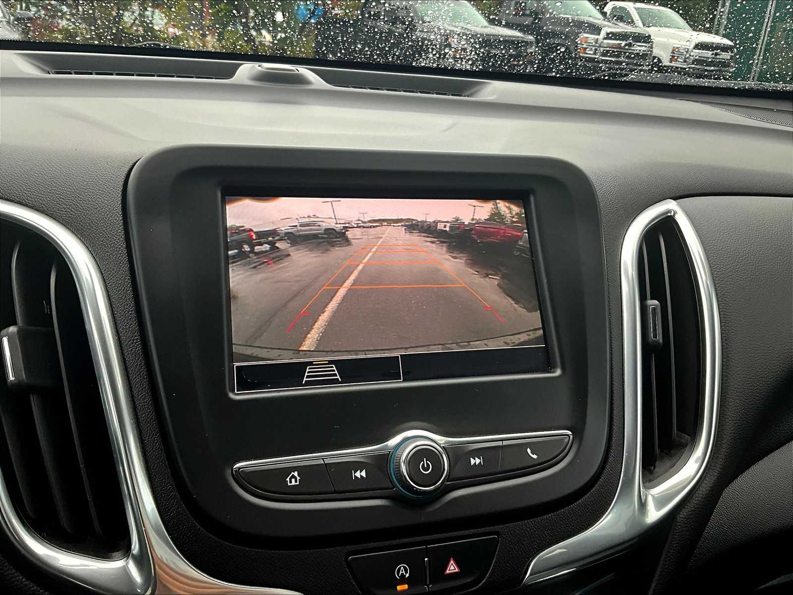 2022 Chevrolet Equinox LT - Photo 18