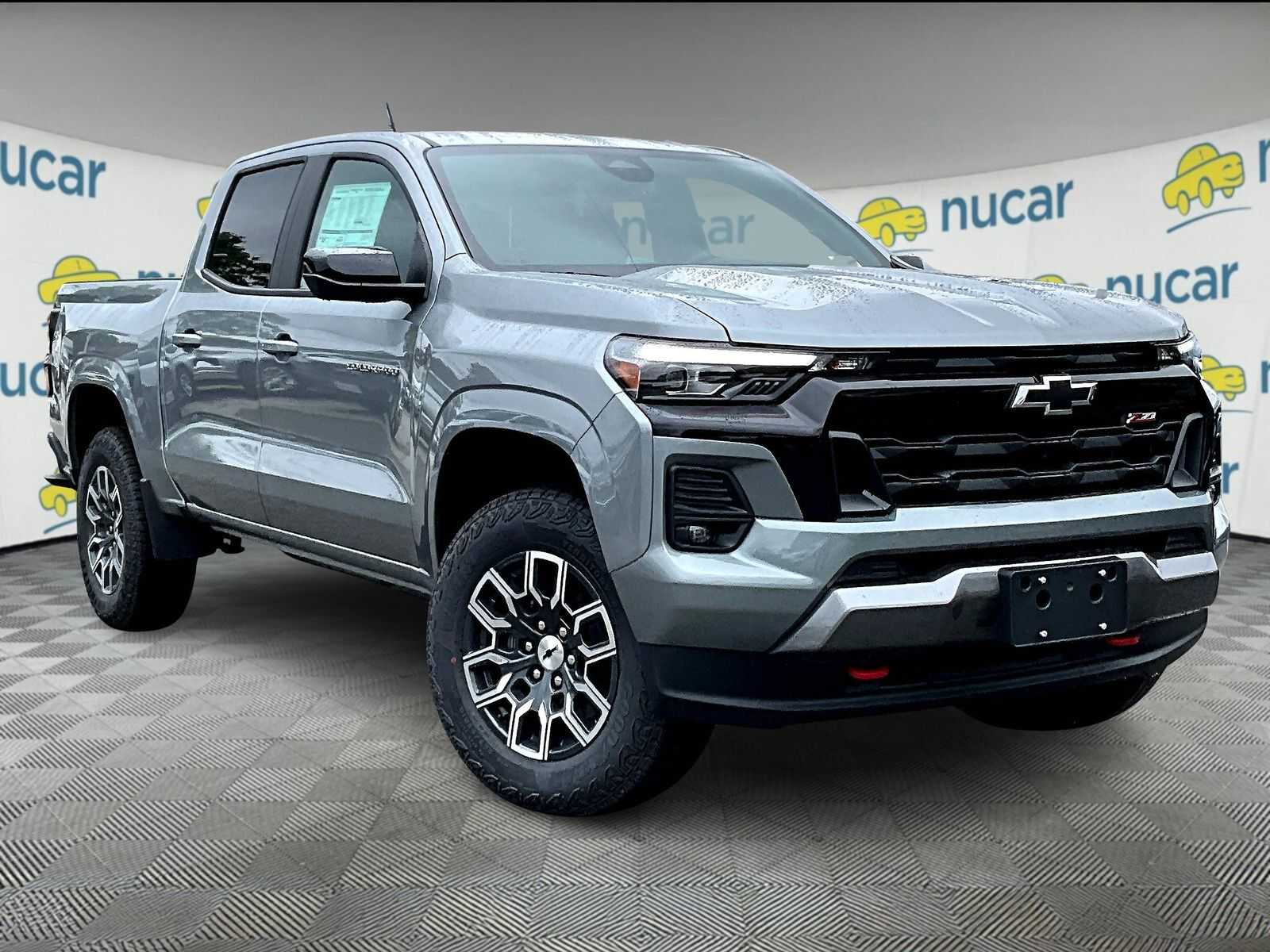 2018 Chevrolet Colorado LT photo 2