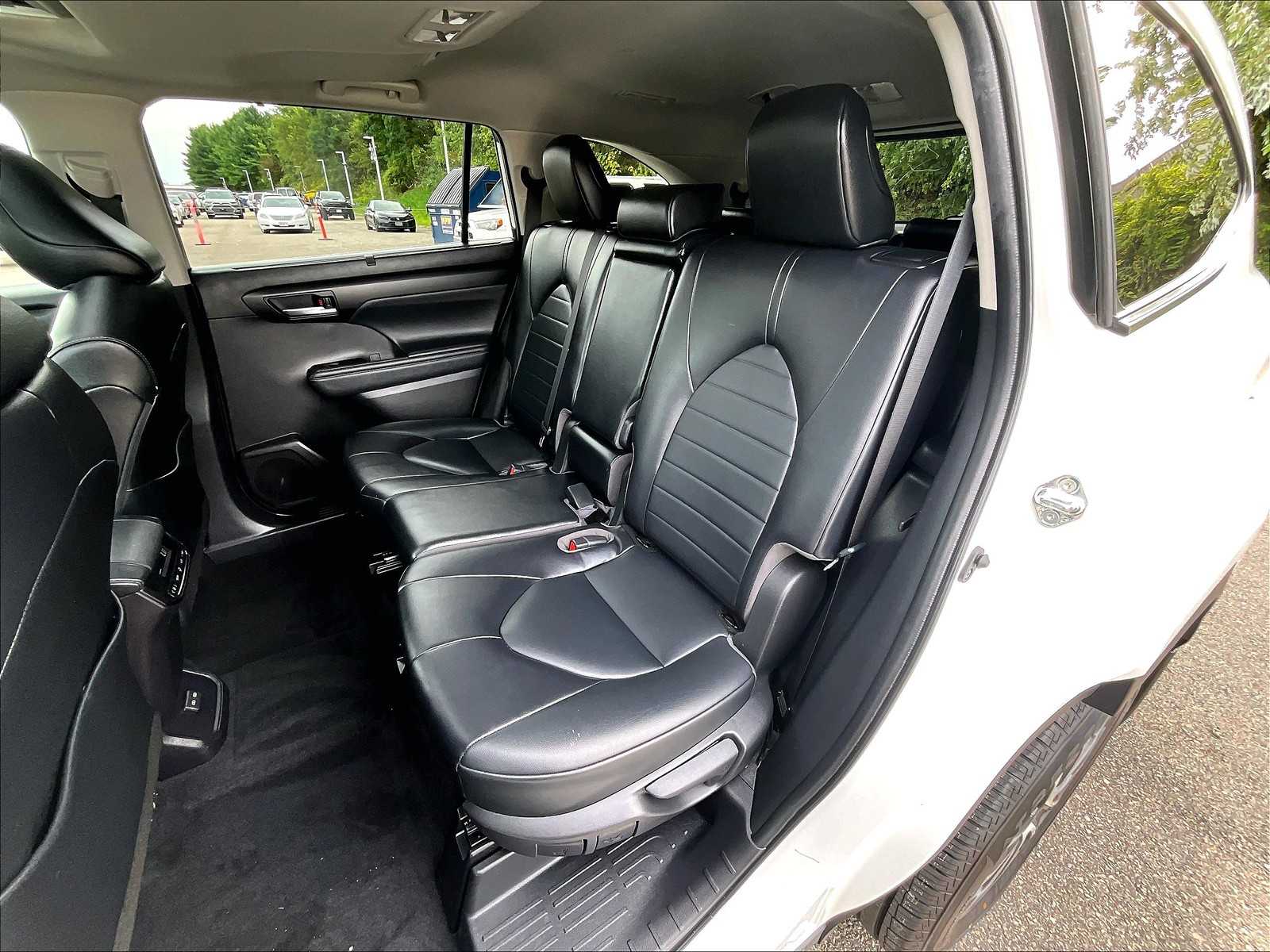 2022 Toyota Highlander XLE - Photo 15
