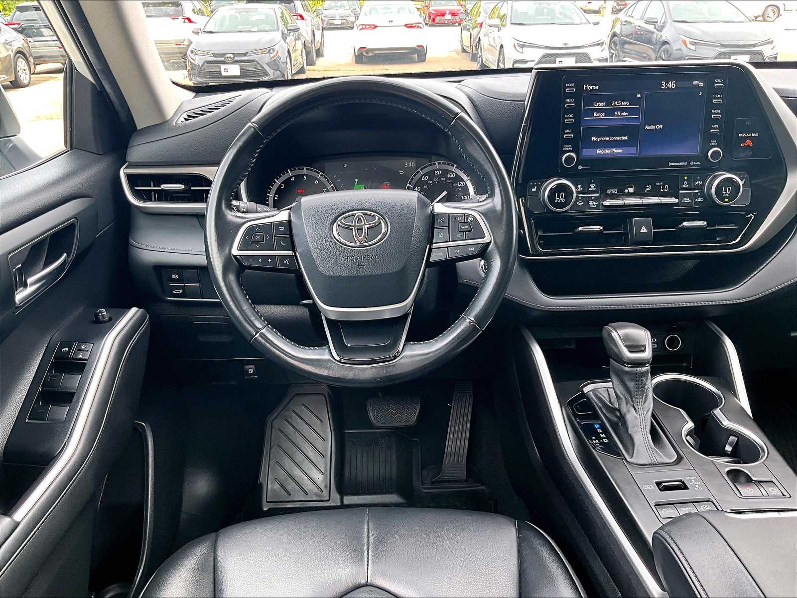2022 Toyota Highlander XLE - Photo 18