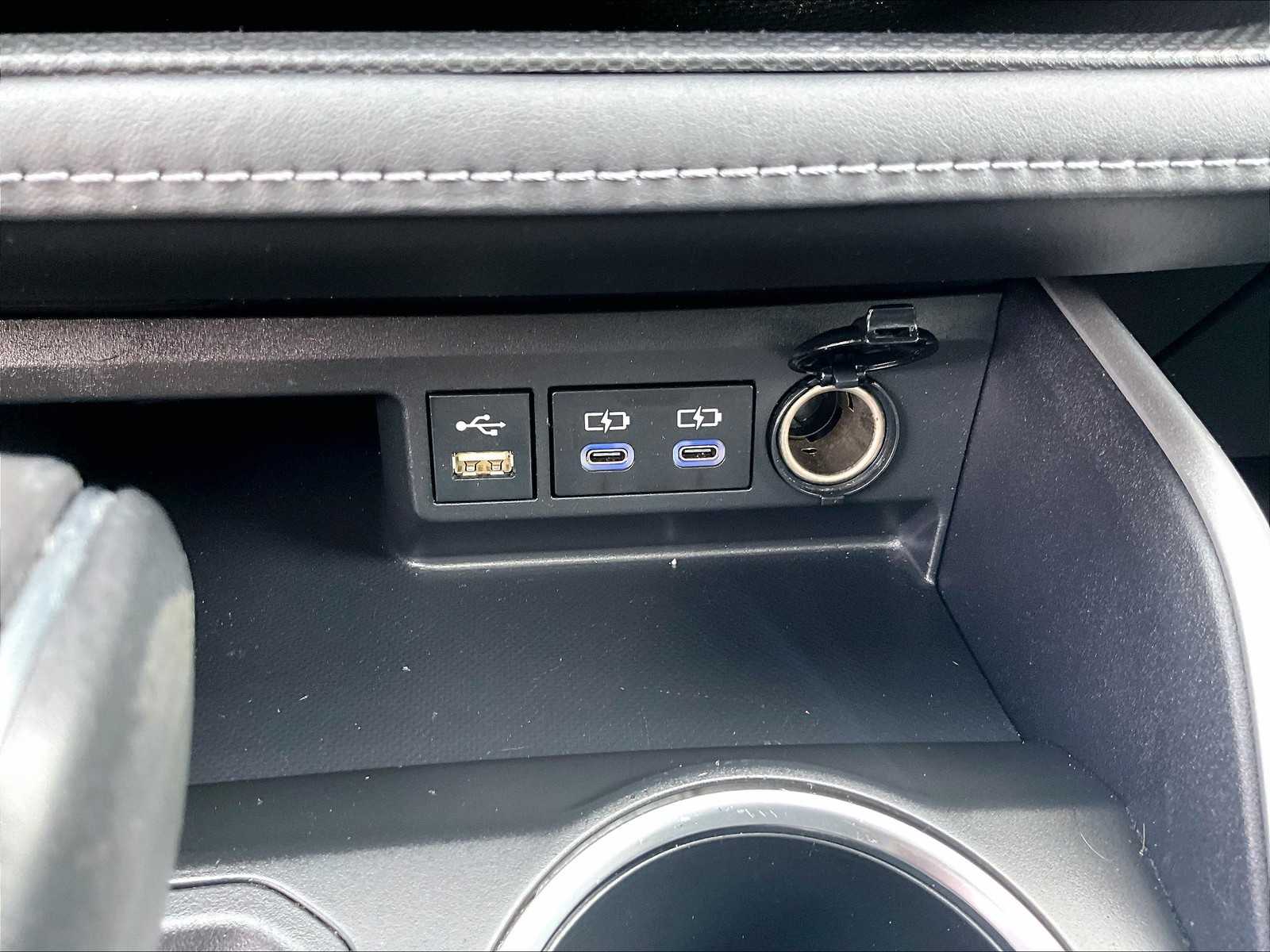 2022 Toyota Highlander XLE - Photo 28