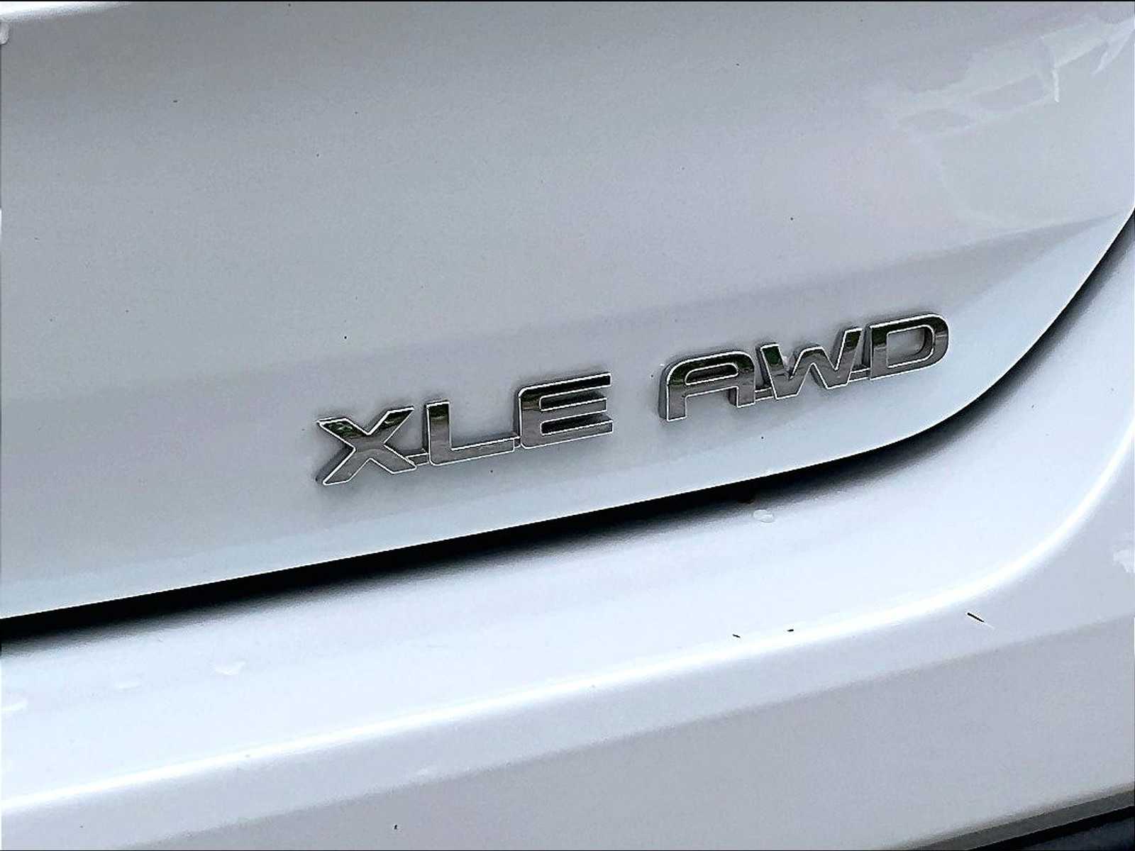 2022 Toyota Highlander XLE - Photo 30