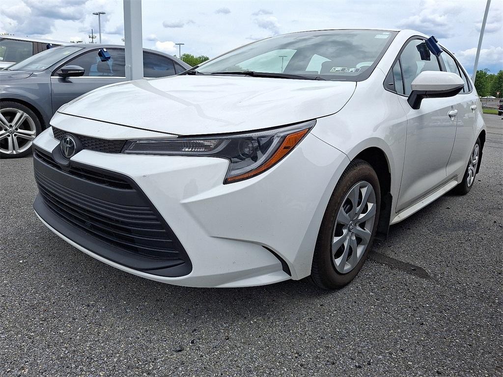 2024 Toyota Corolla LE - Photo 3