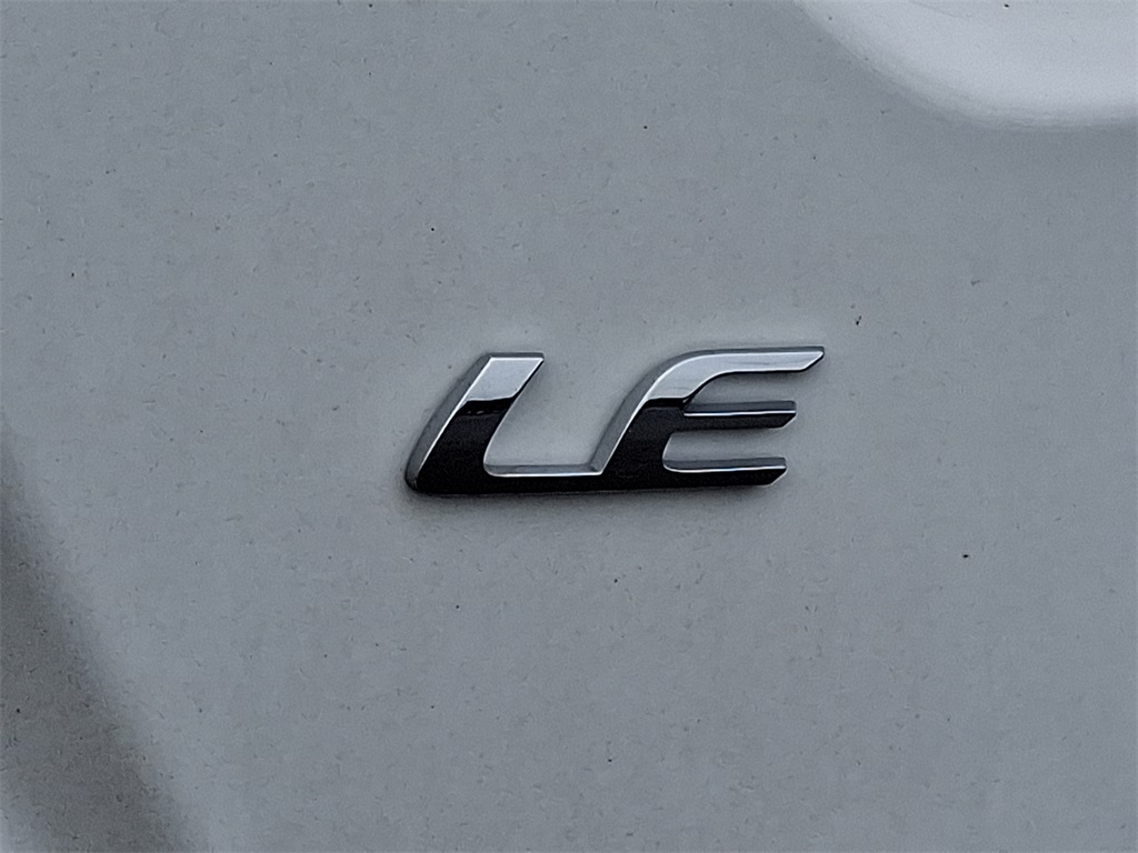 2024 Toyota Corolla LE - Photo 10