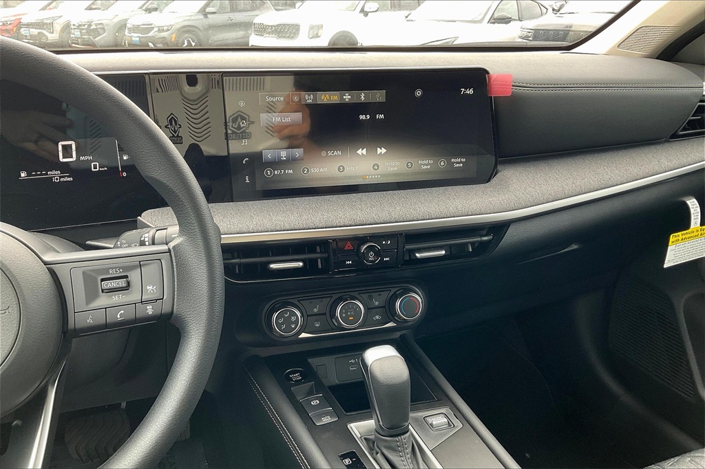 2025 Nissan Kicks SV - Photo 13