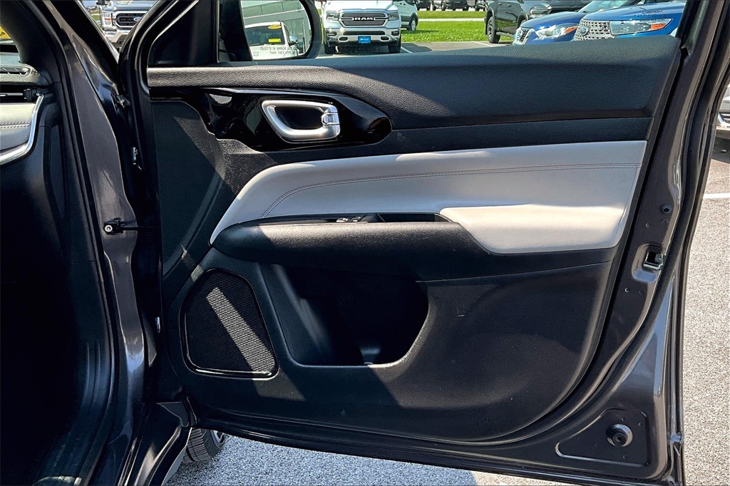 2024 Jeep Compass Limited - Photo 12