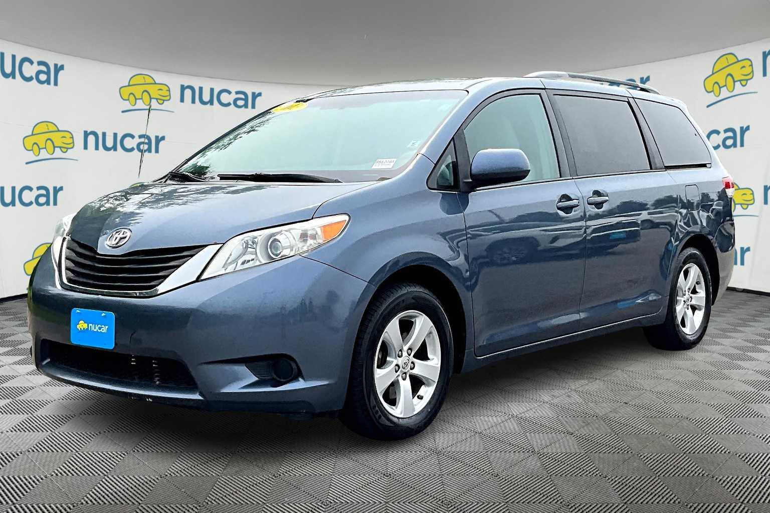 2013 Toyota Sienna LE - Photo 3