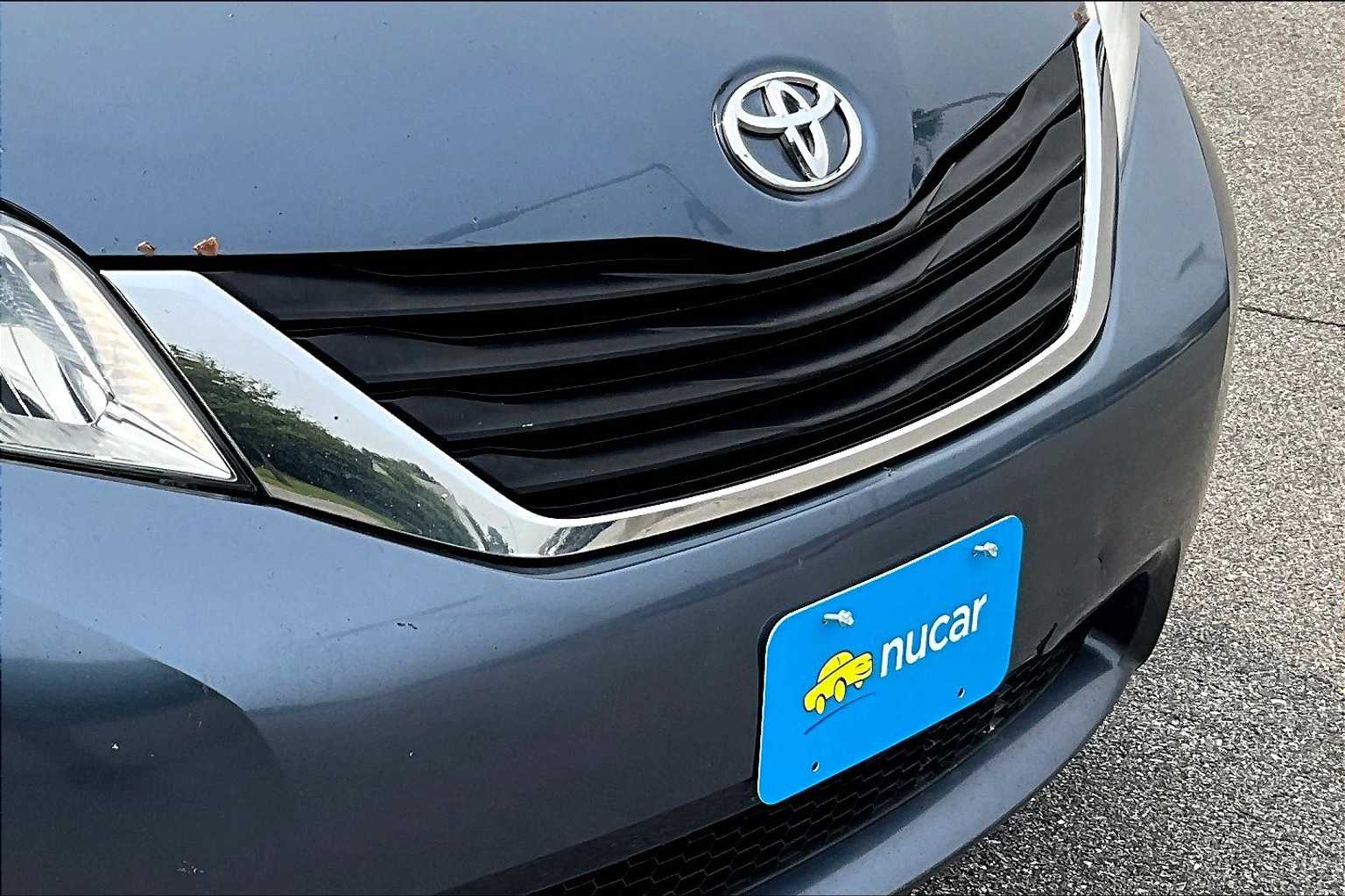 2013 Toyota Sienna LE - Photo 33