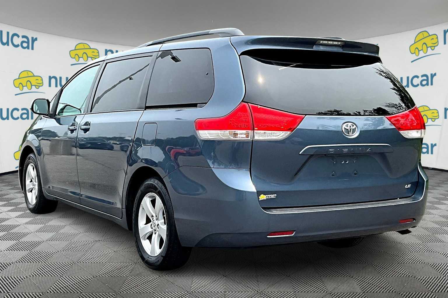 2013 Toyota Sienna LE - Photo 4